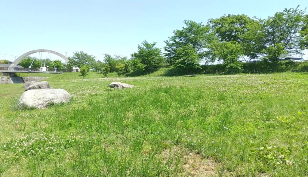 Uchida_Hitsujipark_riverbed